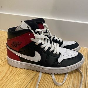 Womens Jordan’s size 8.5